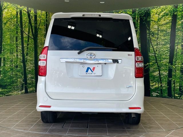 TOYOTA NOAH 2012