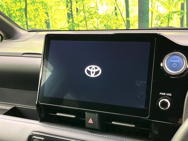 TOYOTA VOXY HYBRID 2022