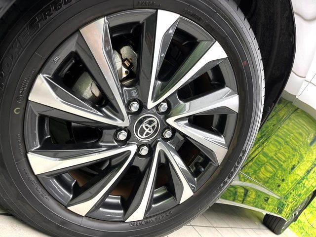 TOYOTA VOXY HYBRID 2022