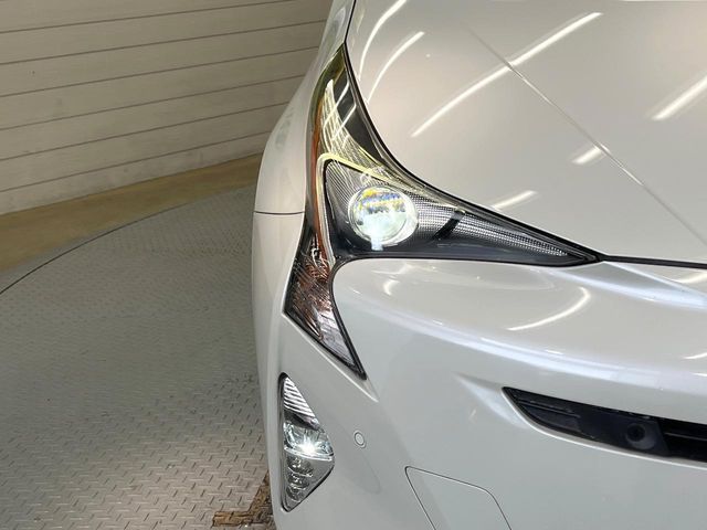 TOYOTA PRIUS 2016