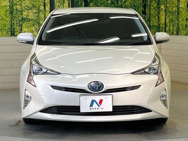 TOYOTA PRIUS 2016