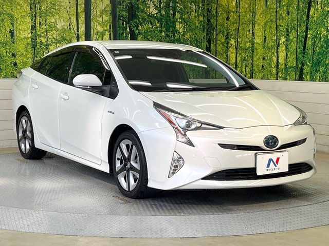 TOYOTA PRIUS 2016