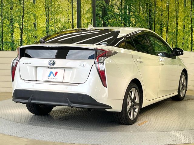 TOYOTA PRIUS 2016
