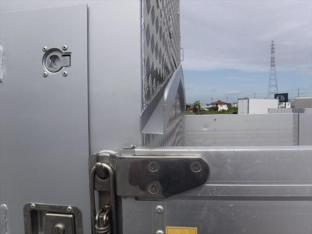 MITSUBISHI FUSOU SUPER GREAT 2018