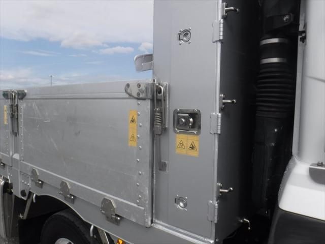 MITSUBISHI FUSOU SUPER GREAT 2018