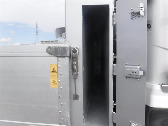 MITSUBISHI FUSOU SUPER GREAT 2018