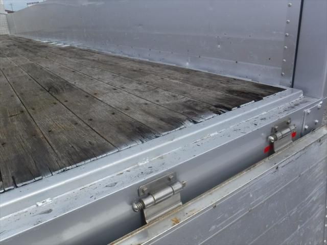 MITSUBISHI FUSOU SUPER GREAT 2018