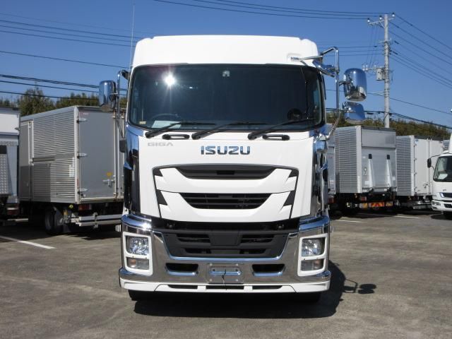 ISUZU GIGA 2018