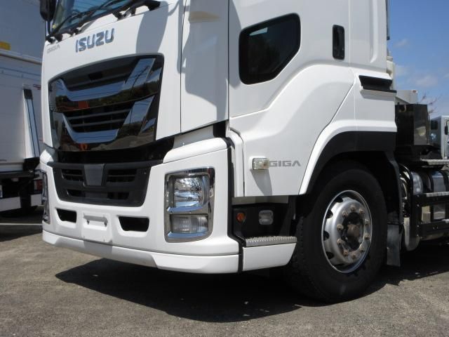 ISUZU GIGA 2018
