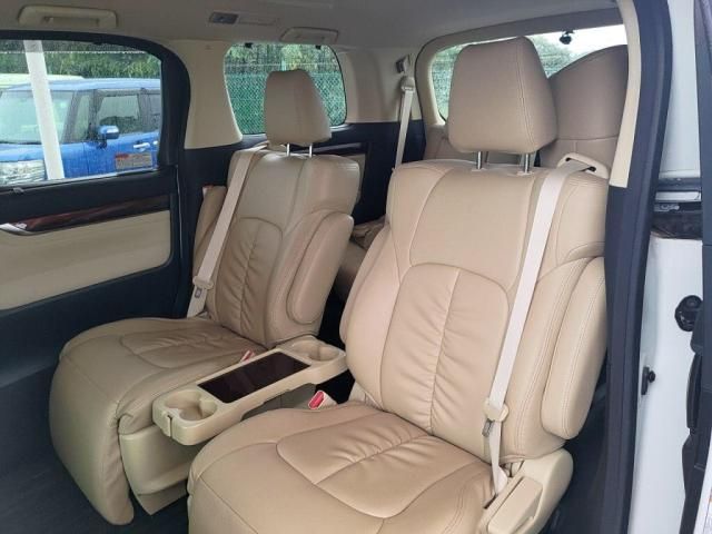 TOYOTA VELLFIRE 2016