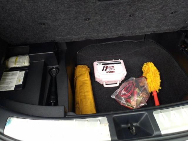 TOYOTA HARRIER HYBRID 2017