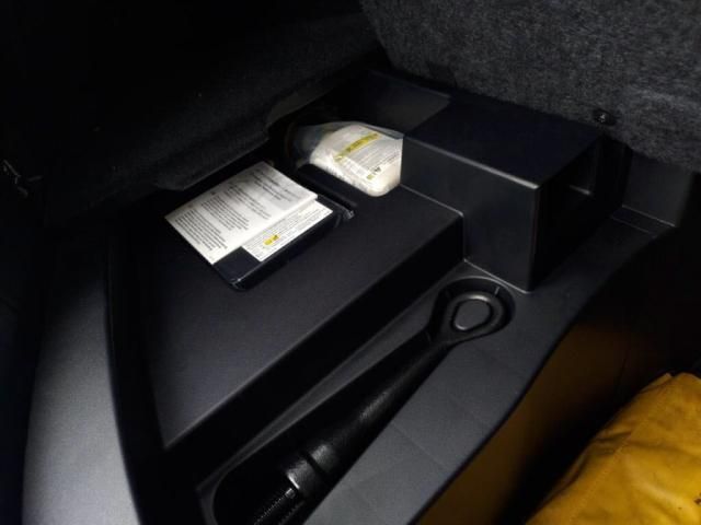 TOYOTA HARRIER HYBRID 2017