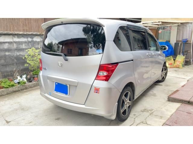 HONDA FREED 2009