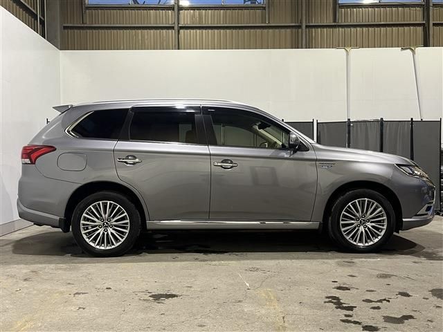 MITSUBISHI OUTLANDER PHEV 2018