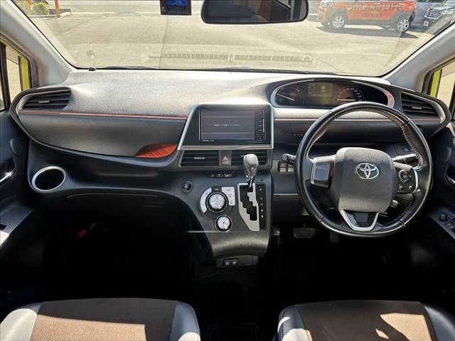 TOYOTA SIENTA HYBRID 2018
