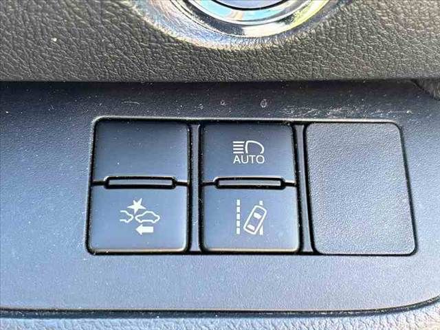 TOYOTA SIENTA HYBRID 2018