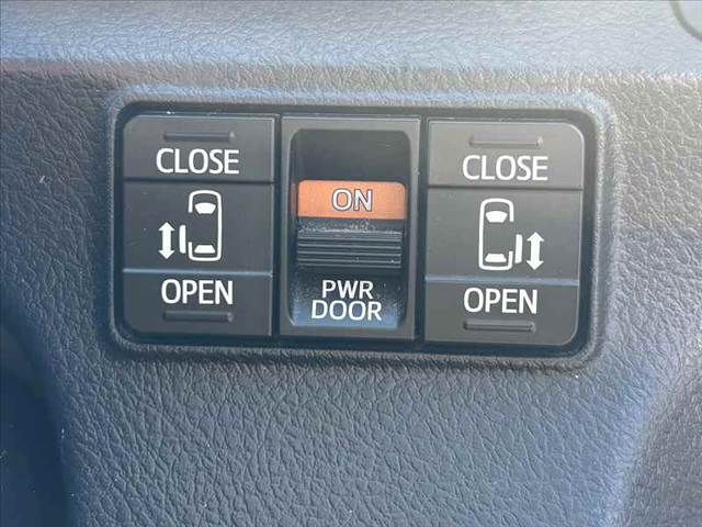 TOYOTA SIENTA HYBRID 2018