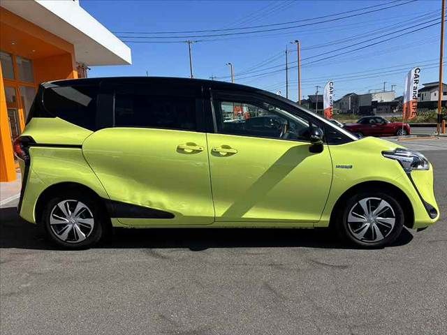 TOYOTA SIENTA HYBRID 2018