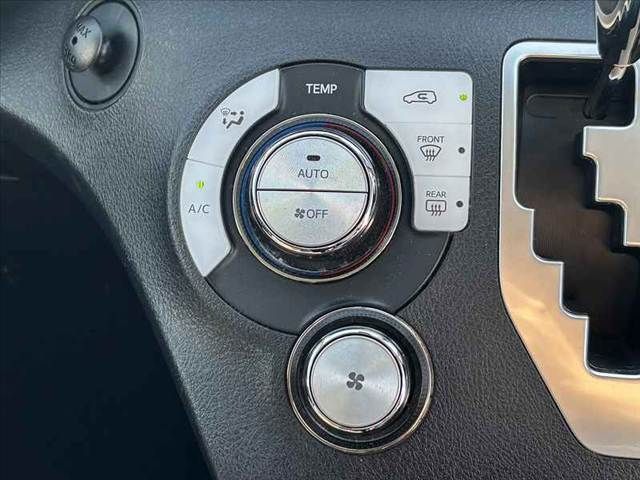 TOYOTA SIENTA HYBRID 2018