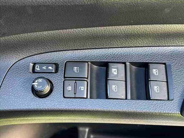 TOYOTA SIENTA HYBRID 2018