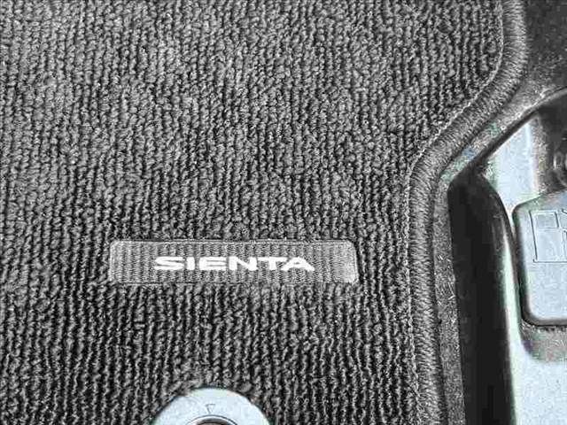 TOYOTA SIENTA HYBRID 2018