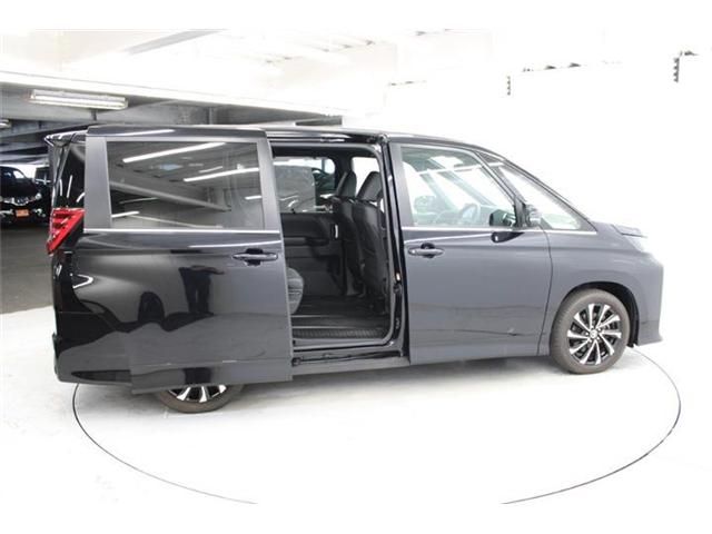 TOYOTA NOAH HYBRID 2023