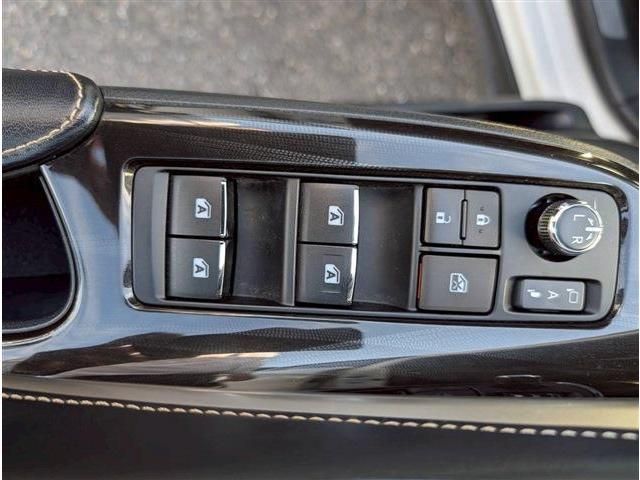 TOYOTA HARRIER HYBRID 2019