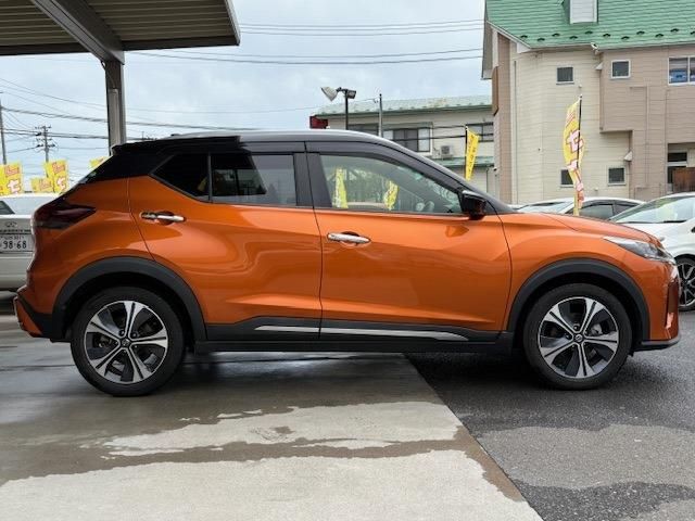 NISSAN KICKS 2020
