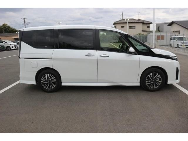 NISSAN SERENA  WG 2023