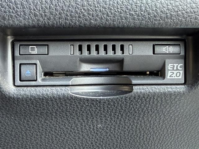 TOYOTA HARRIER HYBRID 2021