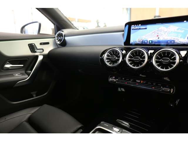 MERCEDES BENZ MERCEDES BENZ A class 2024