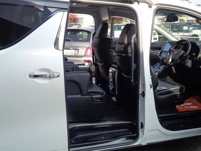 TOYOTA VELLFIRE 2017