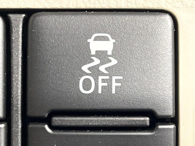 DAIHATSU TANTO 4WD 2017