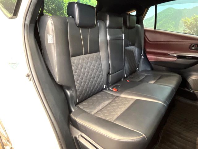 TOYOTA HARRIER 2WD 2019