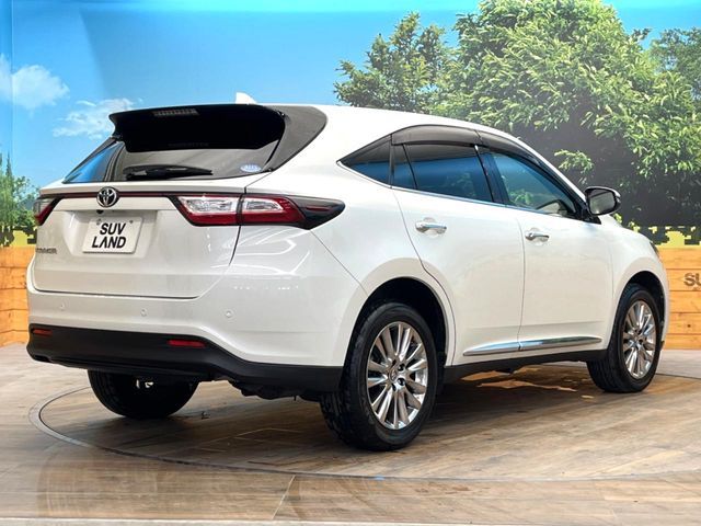 TOYOTA HARRIER 2WD 2019