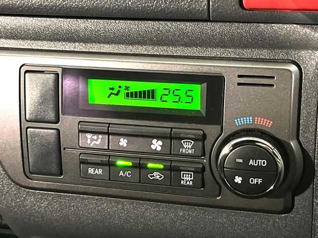 TOYOTA HIACE van 4WD 2018