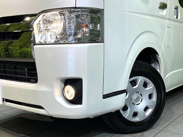 TOYOTA HIACE van 4WD 2018