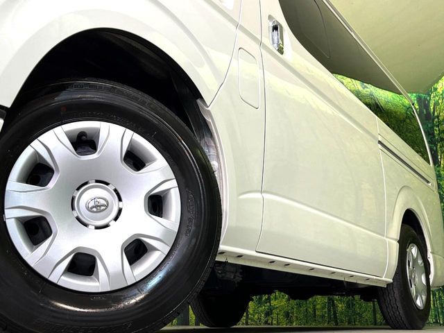 TOYOTA HIACE van 4WD 2018