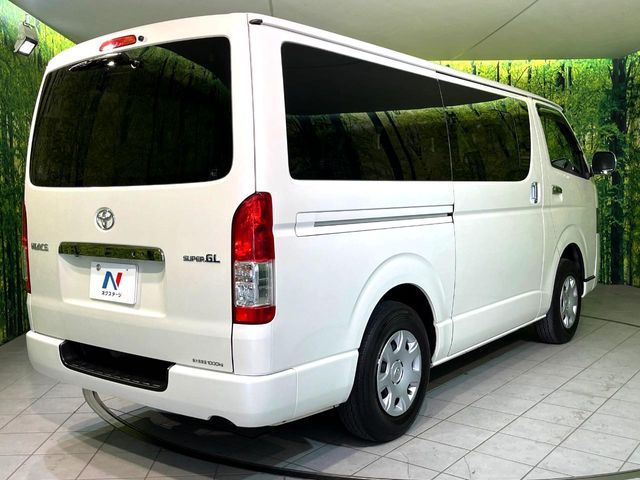 TOYOTA HIACE van 4WD 2018