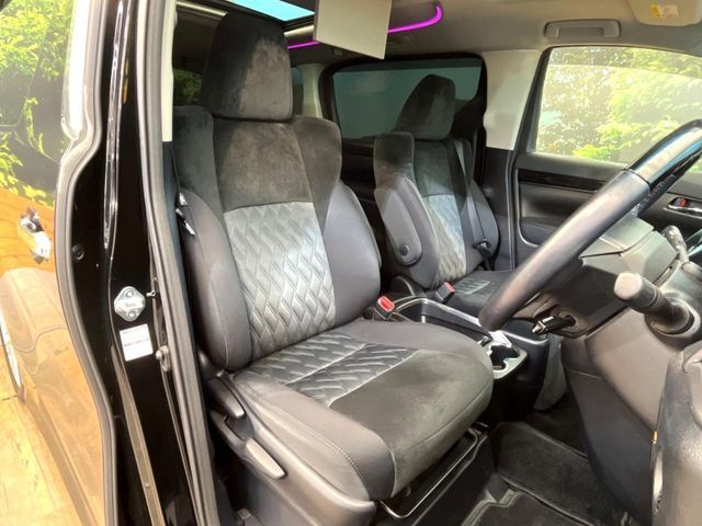 TOYOTA VELLFIRE 2018