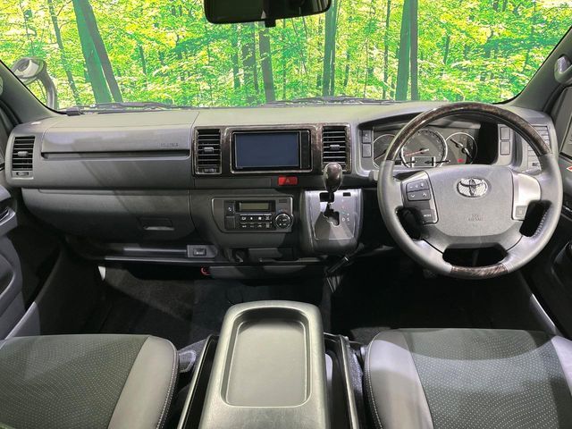 TOYOTA HIACE van 4WD 2018
