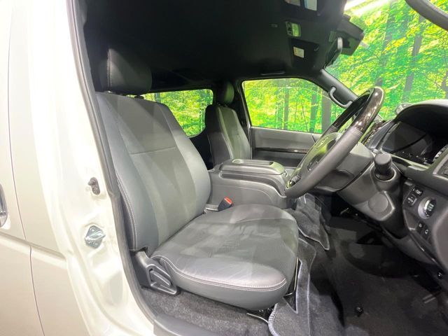 TOYOTA HIACE van 4WD 2018