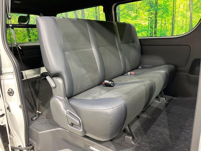 TOYOTA HIACE van 4WD 2018
