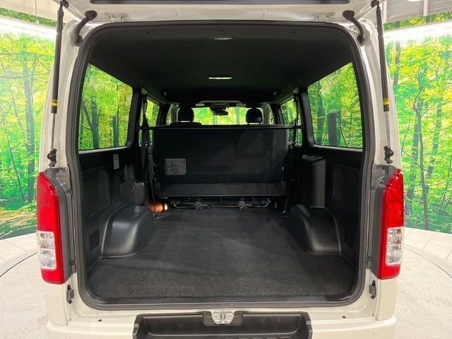 TOYOTA HIACE van 4WD 2018