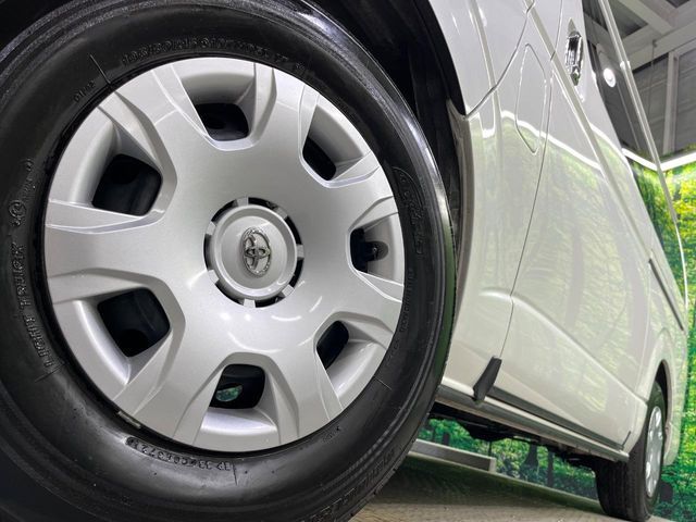 TOYOTA HIACE van 4WD 2018