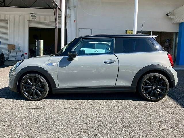 BMW MINI COOPER SD 2021