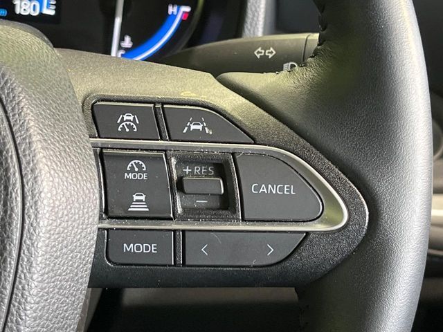 TOYOTA VOXY HYBRID 2022