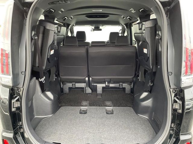 TOYOTA NOAH 2017