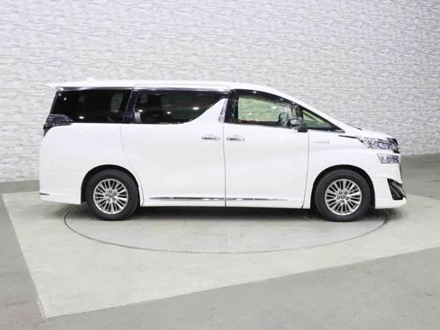 TOYOTA VELLFIRE  HYBRID 4WD 2019