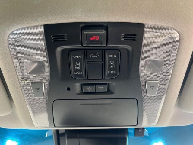 TOYOTA VELLFIRE 4WD 2018